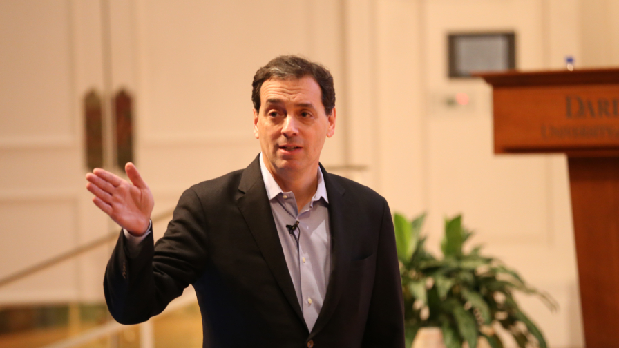 Author Daniel Pink Speaks at UVA Darden on Career-Planning, Timing and ...